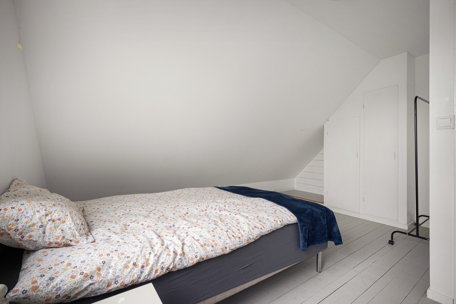 Rommene har god plass til garderobe, dobbeltseng og kommode. Galleribilde