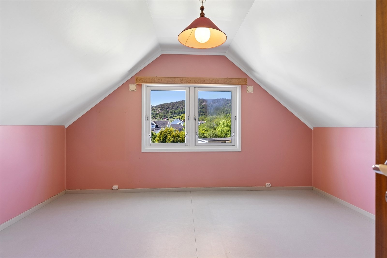 Romslig soverom 2 Galleribilde