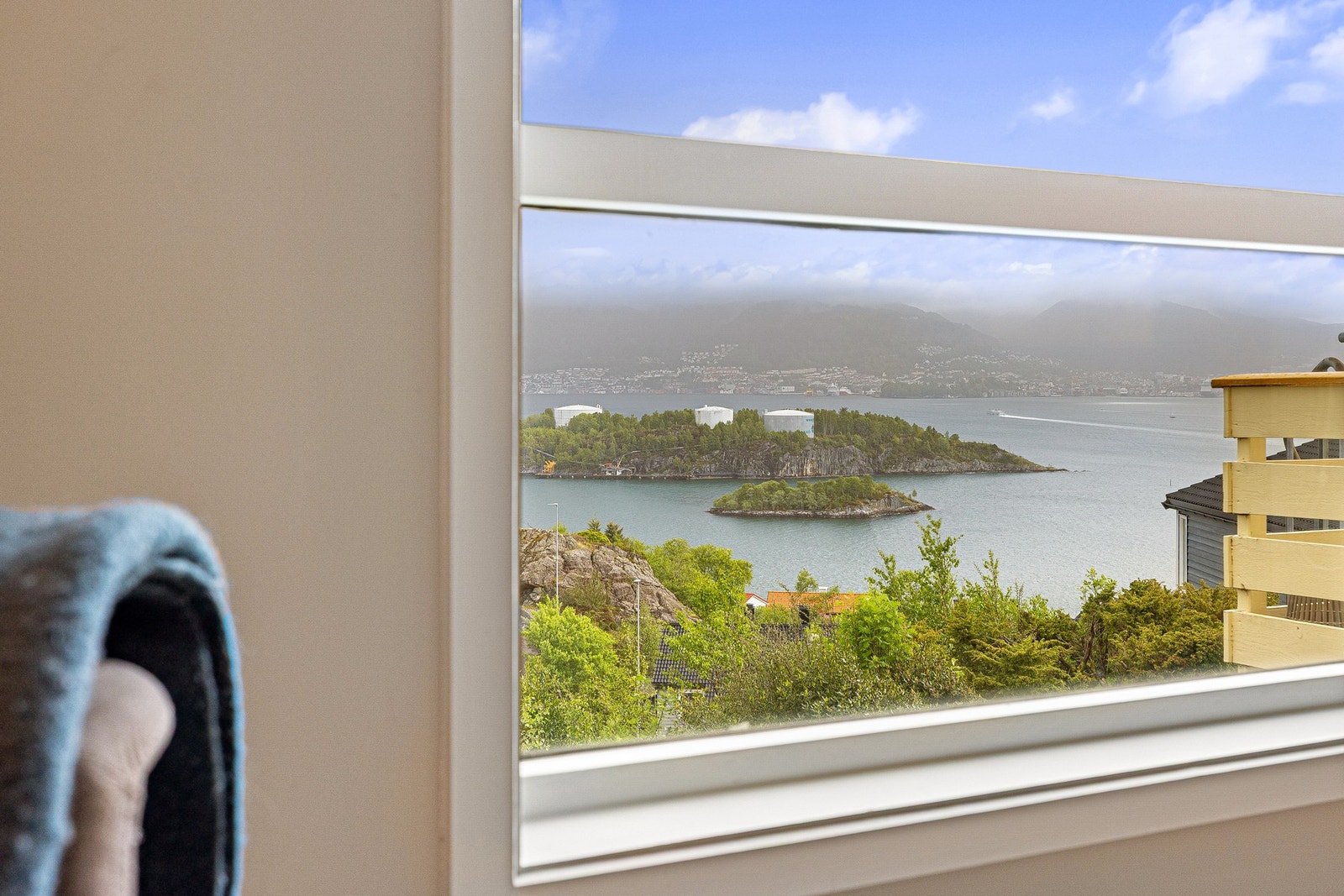 Herlig utsikt fra soveromsvinduet. Galleribilde