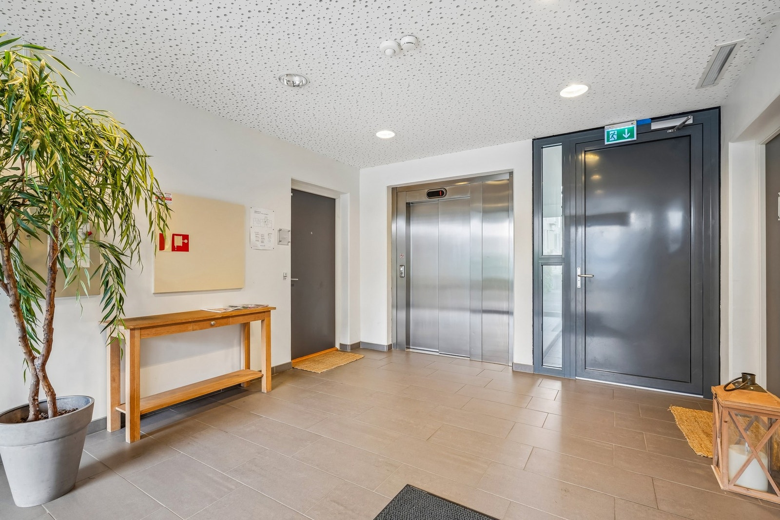 Det er heis i bygget, som gir enkel og komfortabel adkomst. Galleribilde