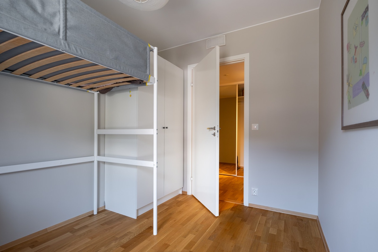 Skap medfølger. Galleribilde