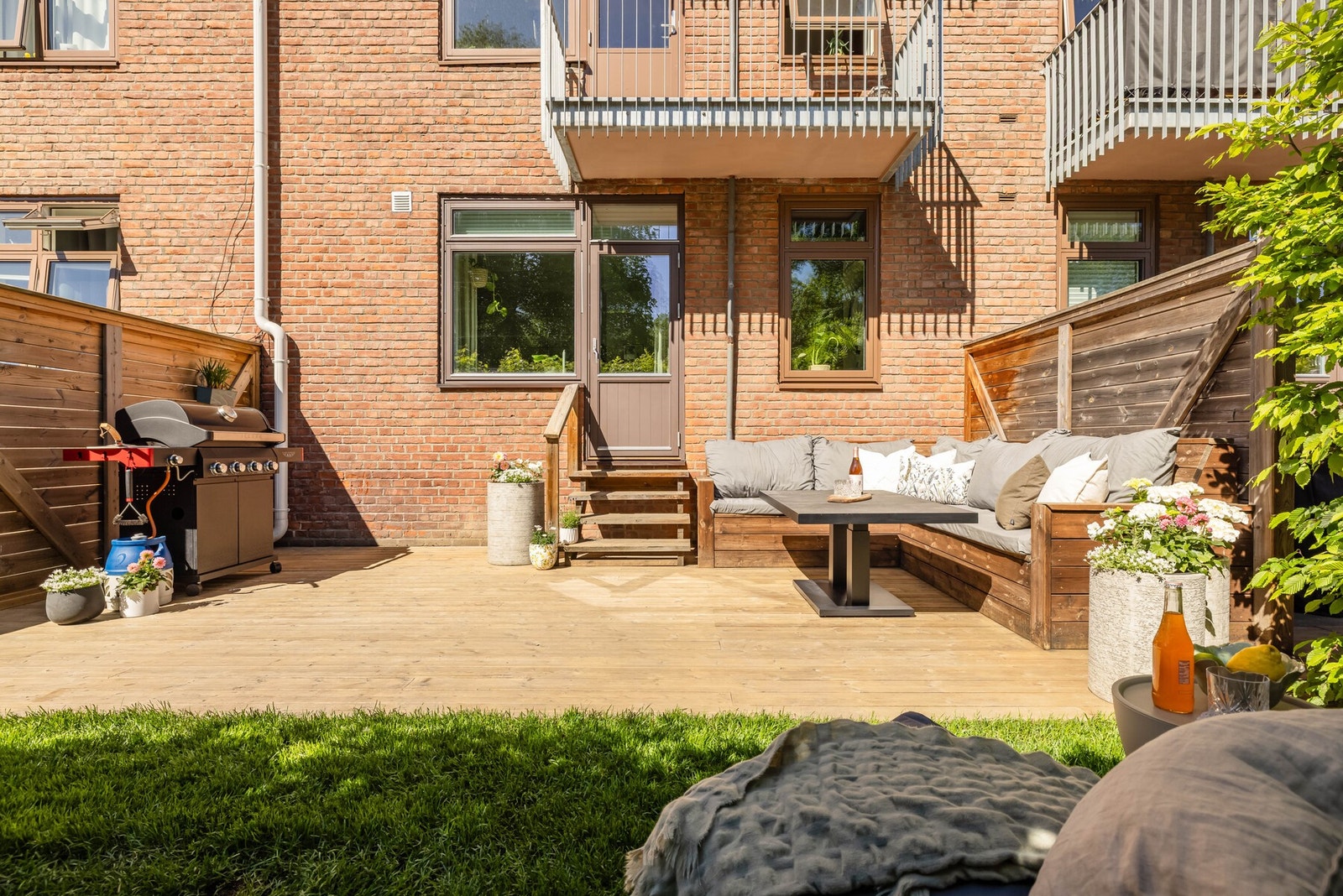 Her har du god plass til sittegruppe etter eget ønske og behov Galleribilde
