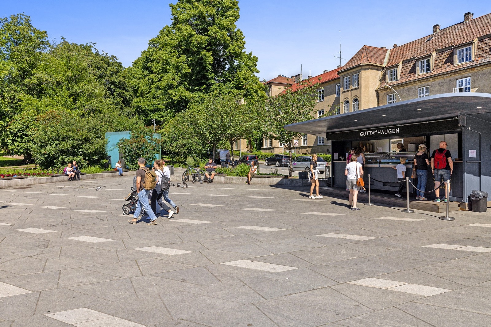 Ilaparken ligger like ved og byr på flotte grøntområder, turstier og populære samlingsplasser året rundt. Galleribilde