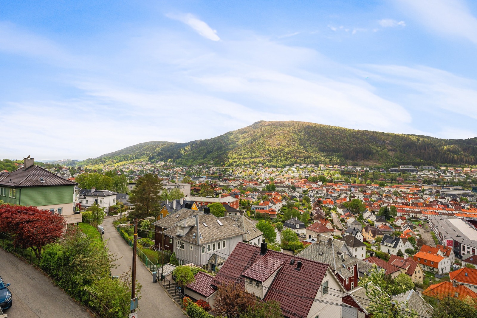 Du har nydelig utsikt over Bergensdalen og byfjell. Galleribilde