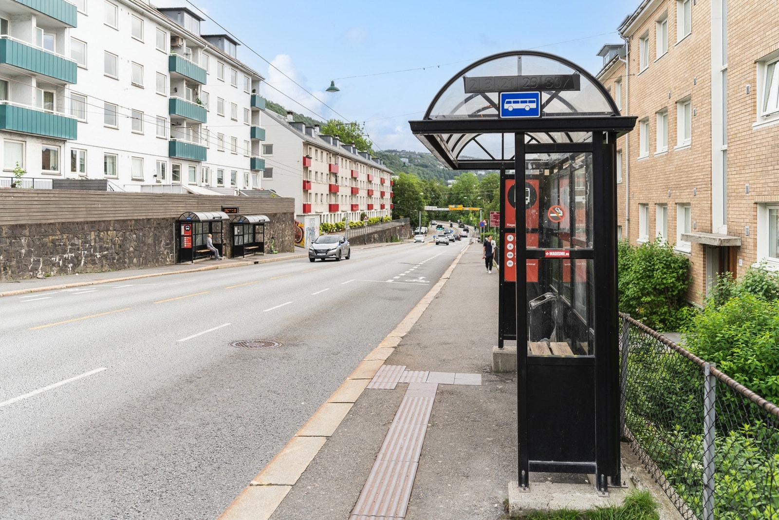 Livet blir mye enklere når man bor nær alt det man normalt trenger og bruker, nær skole og jobb, butikk og buss. Galleribilde