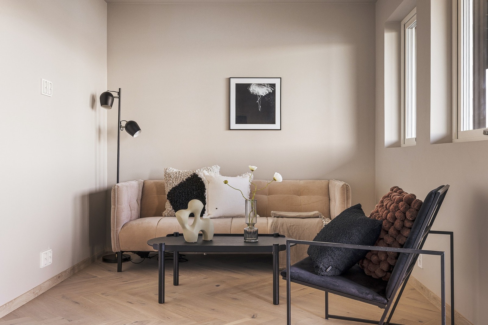 Alt elektrisk er nytt, og det er spotter i hele huset med unntak av Walk-in closet på hovedsoverom. Galleribilde