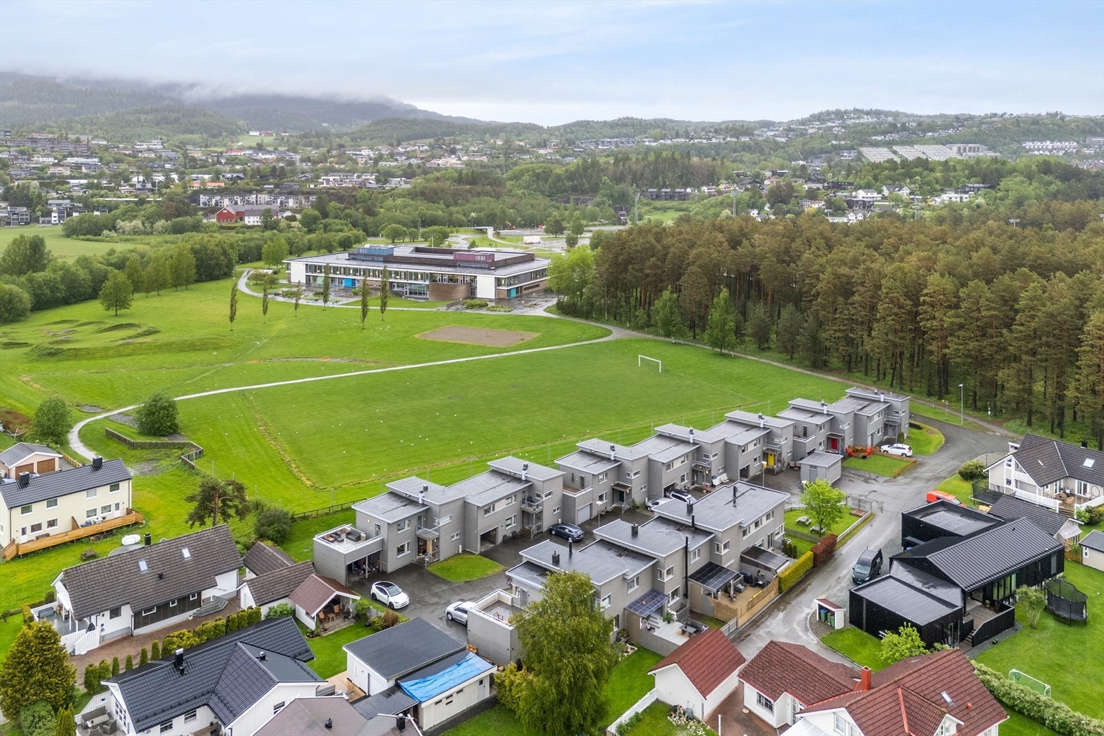 Herfra har du skoler, barnehager, idrettsanlegg og det meste like ved Galleribilde