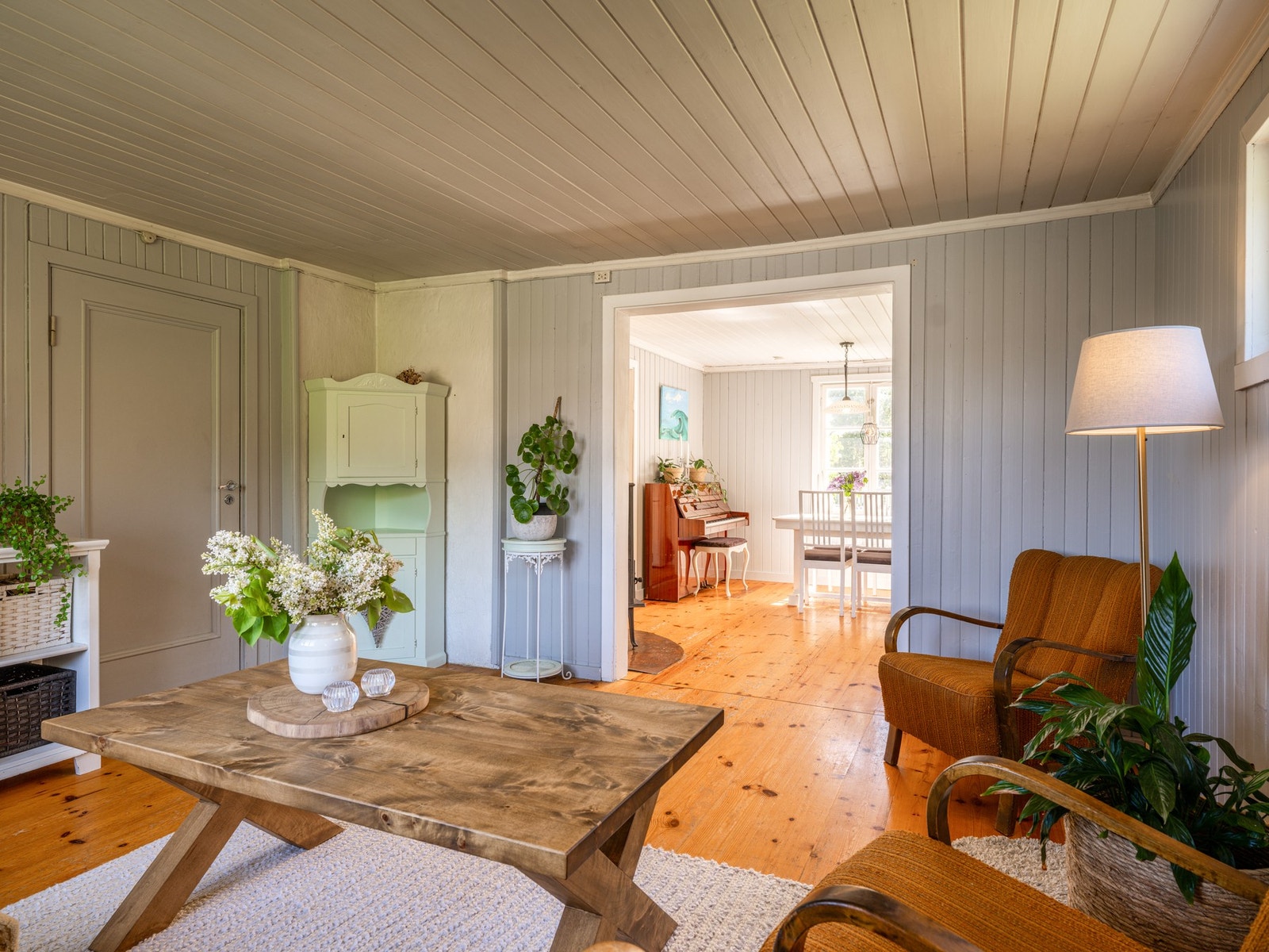 Det er god plass til å innrede stuen med de møblene man trenger. Galleribilde