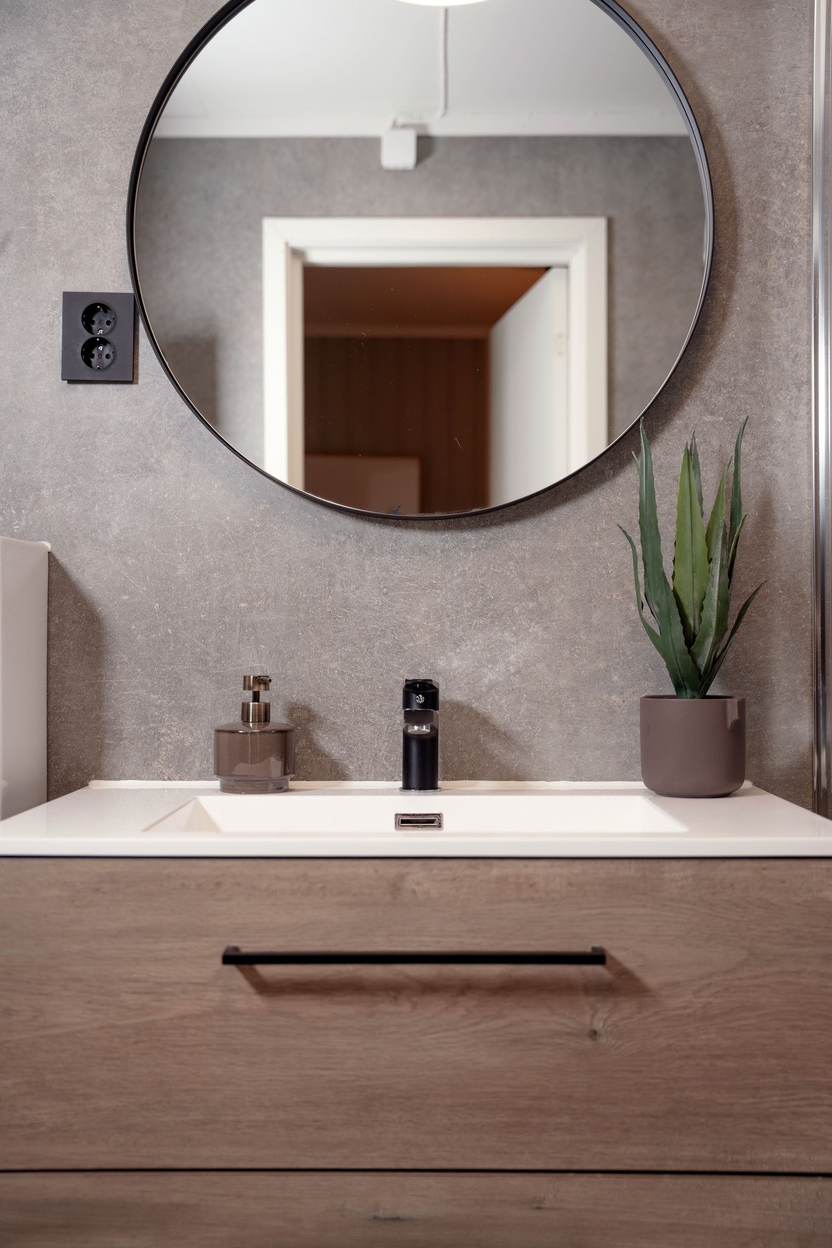 Bad underetasje i likhet med det andre badet overflateoppusset i nyere tid. Galleribilde