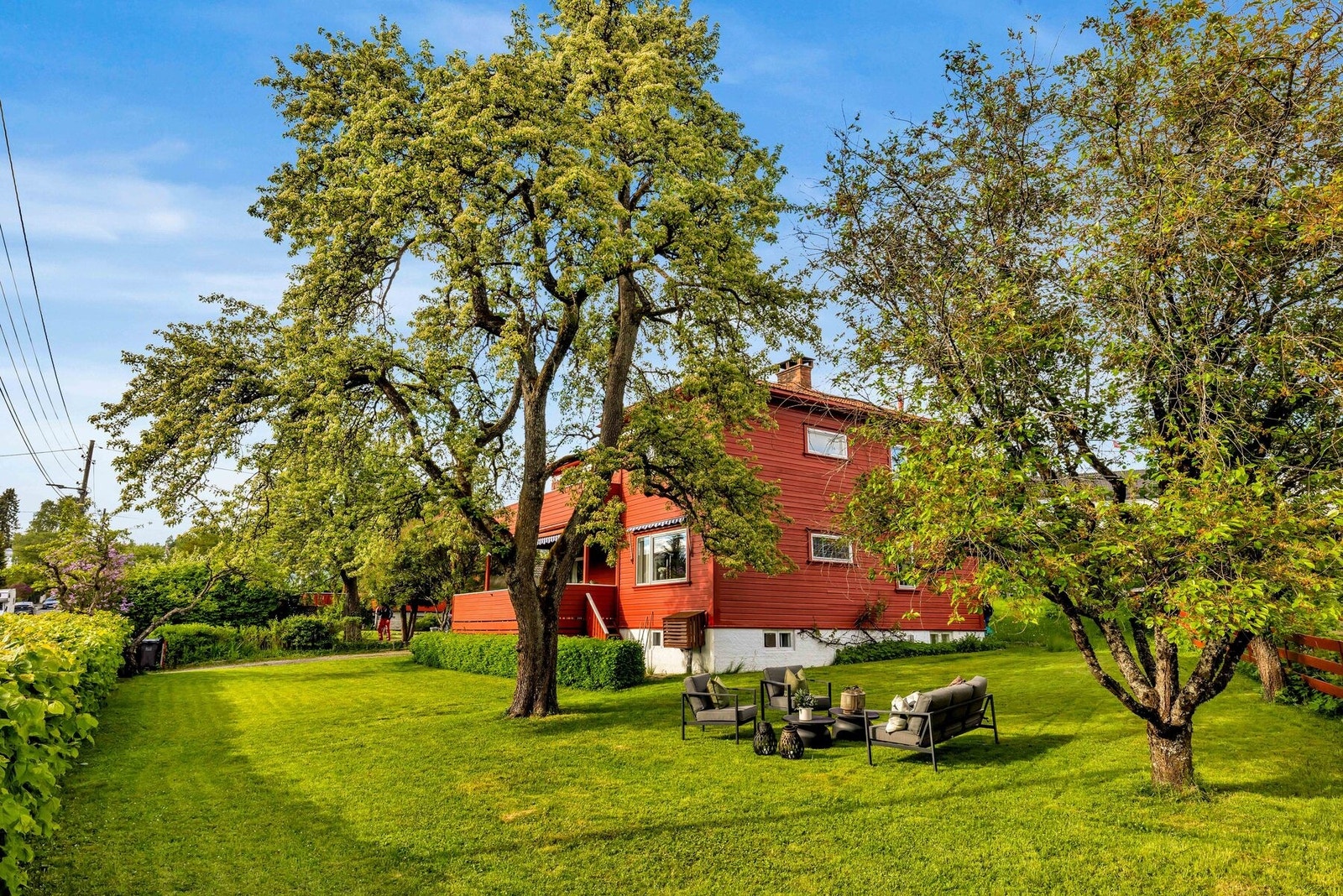 Hagen er solrik og åpen. Galleribilde