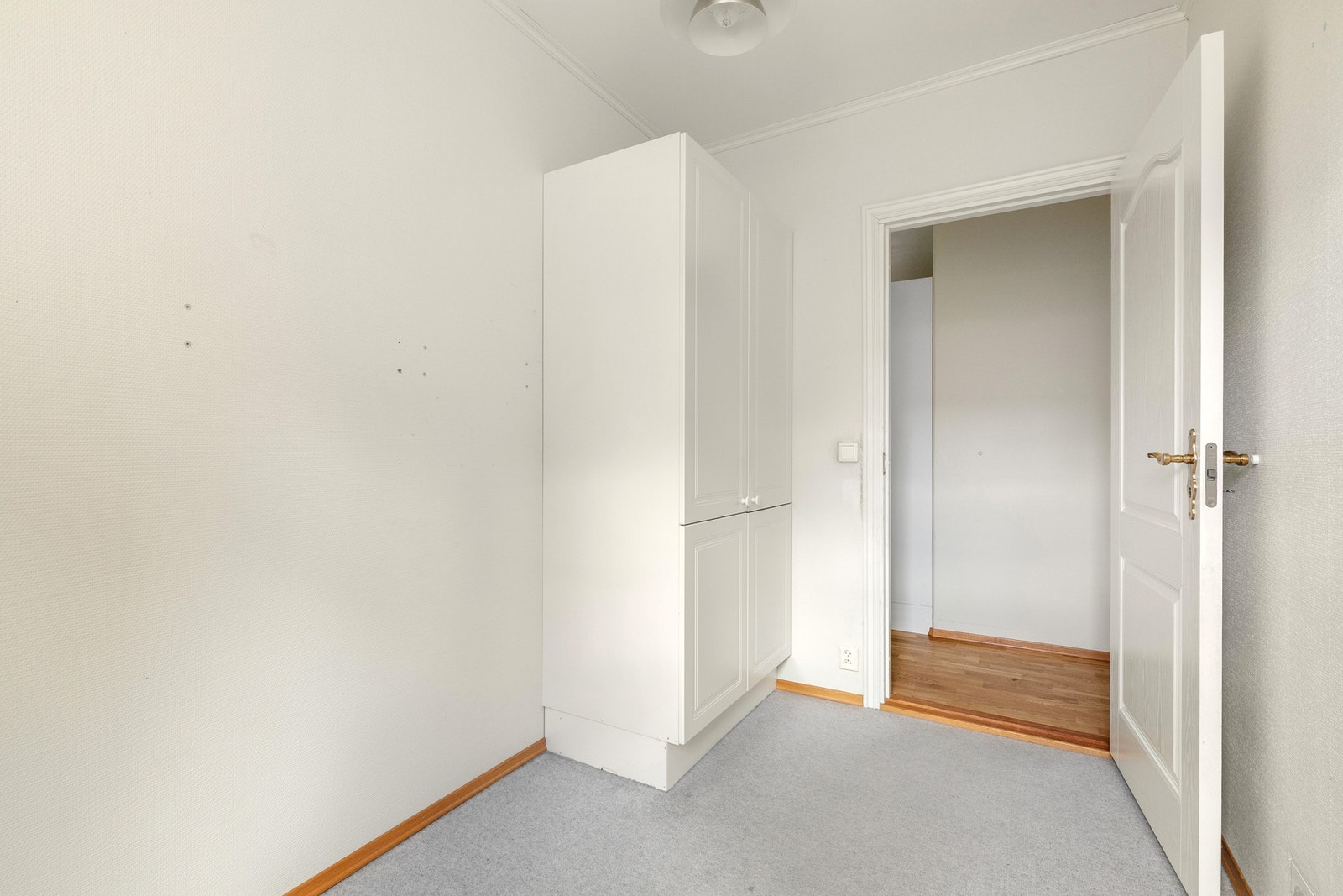 Garderobe på soverom 2. Galleribilde