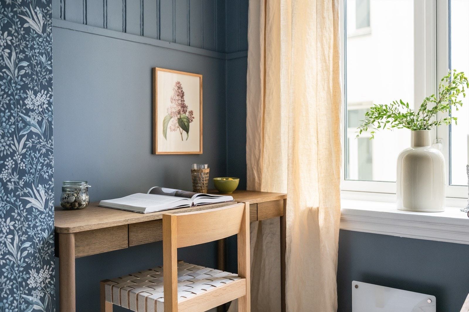 Plass til seng og pult. Galleribilde