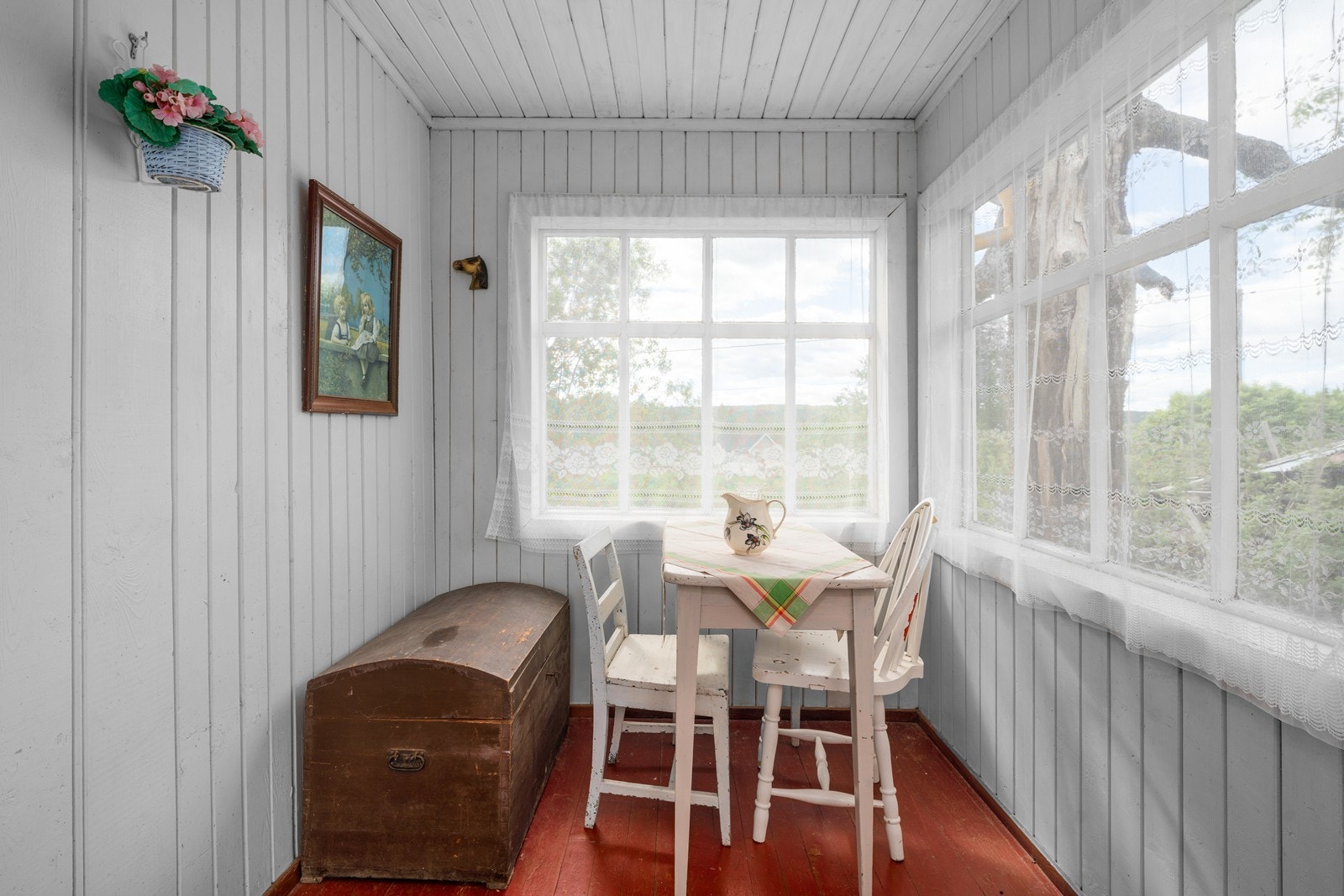 Lyst og luftig med gode vindusflater. Galleribilde