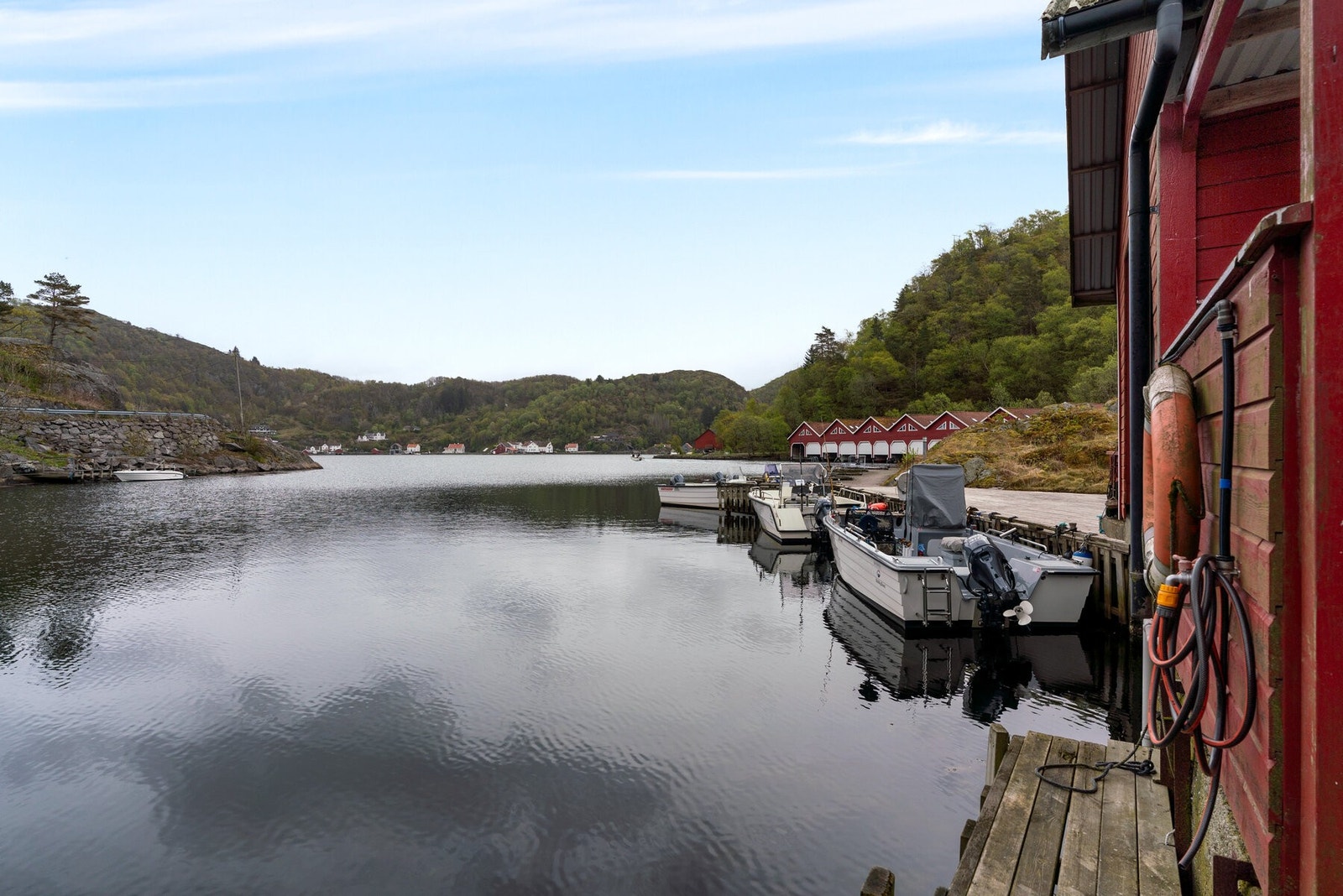 Rett ved sjøen - flotte omgivelser og fin utsikt Galleribilde