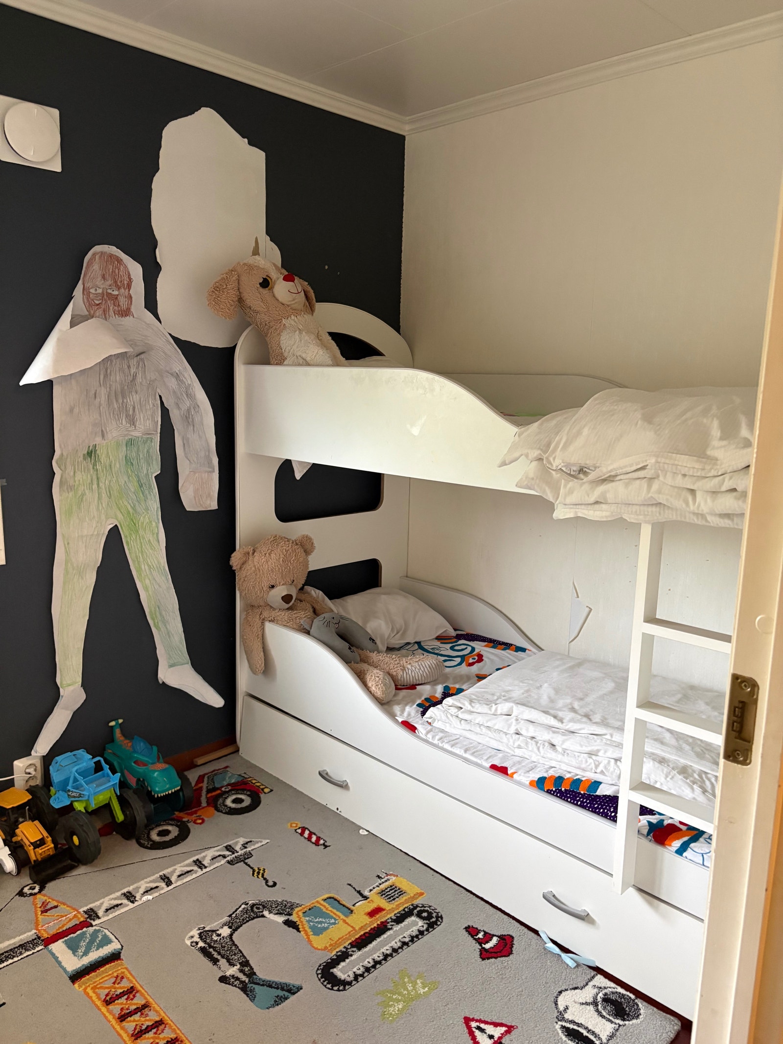 Soverom nr.2. Dette rommet skal overflateoppusses før ny leietaker overtar. Galleribilde