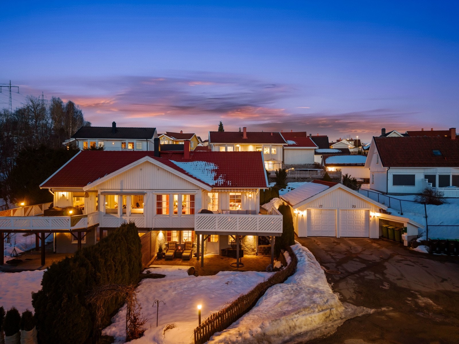 Boligen ligger fint til i feltet med en attraktiv endebeliggenhet. Galleribilde