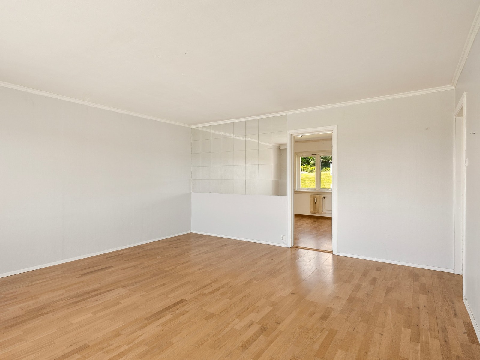Boligen har to gode soverom, hvorav det ene med inngang fra stuen Galleribilde