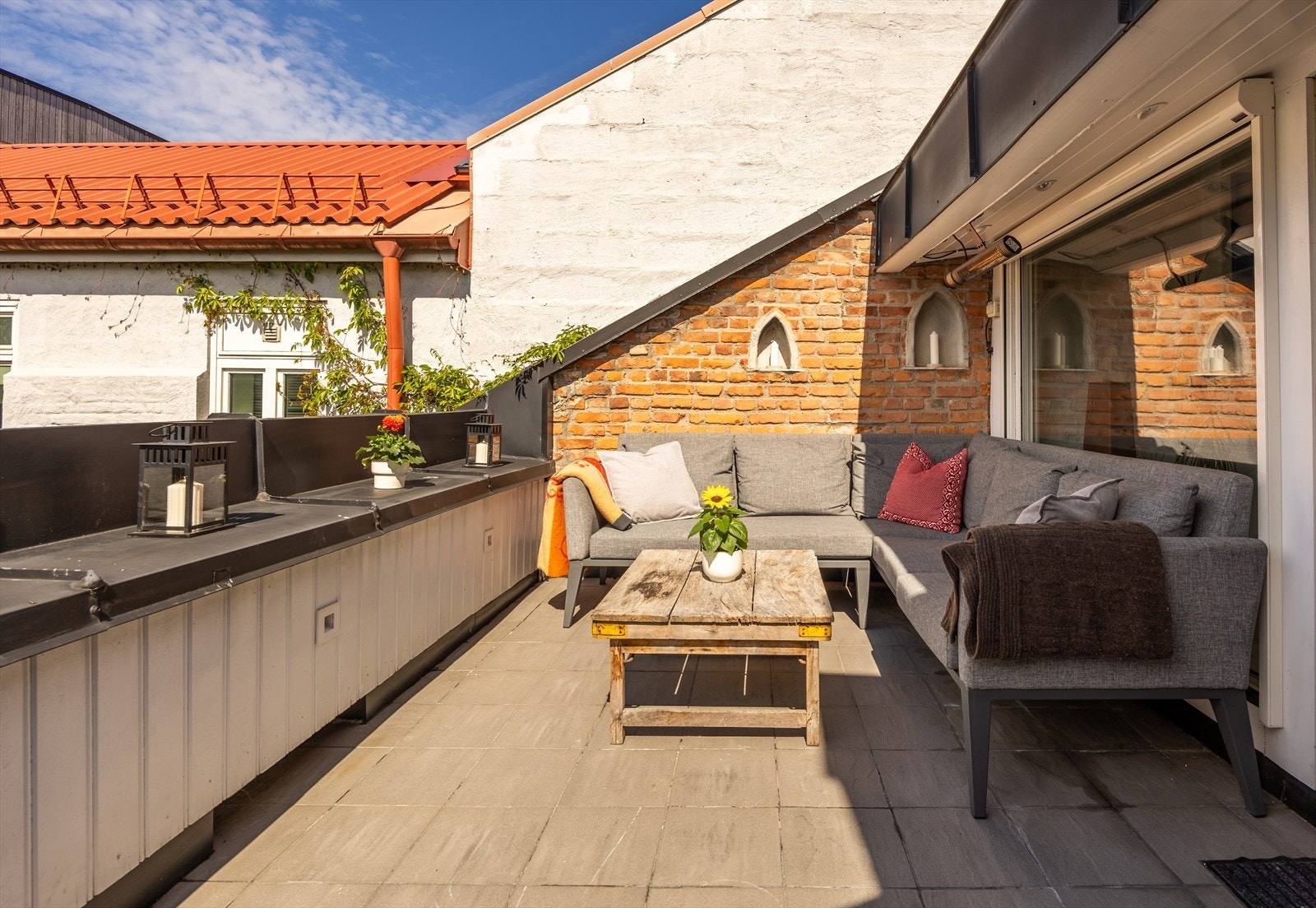 Takterrassen har svært gode solforhold. Perfekt for lange og avslappende sommerdager! Galleribilde