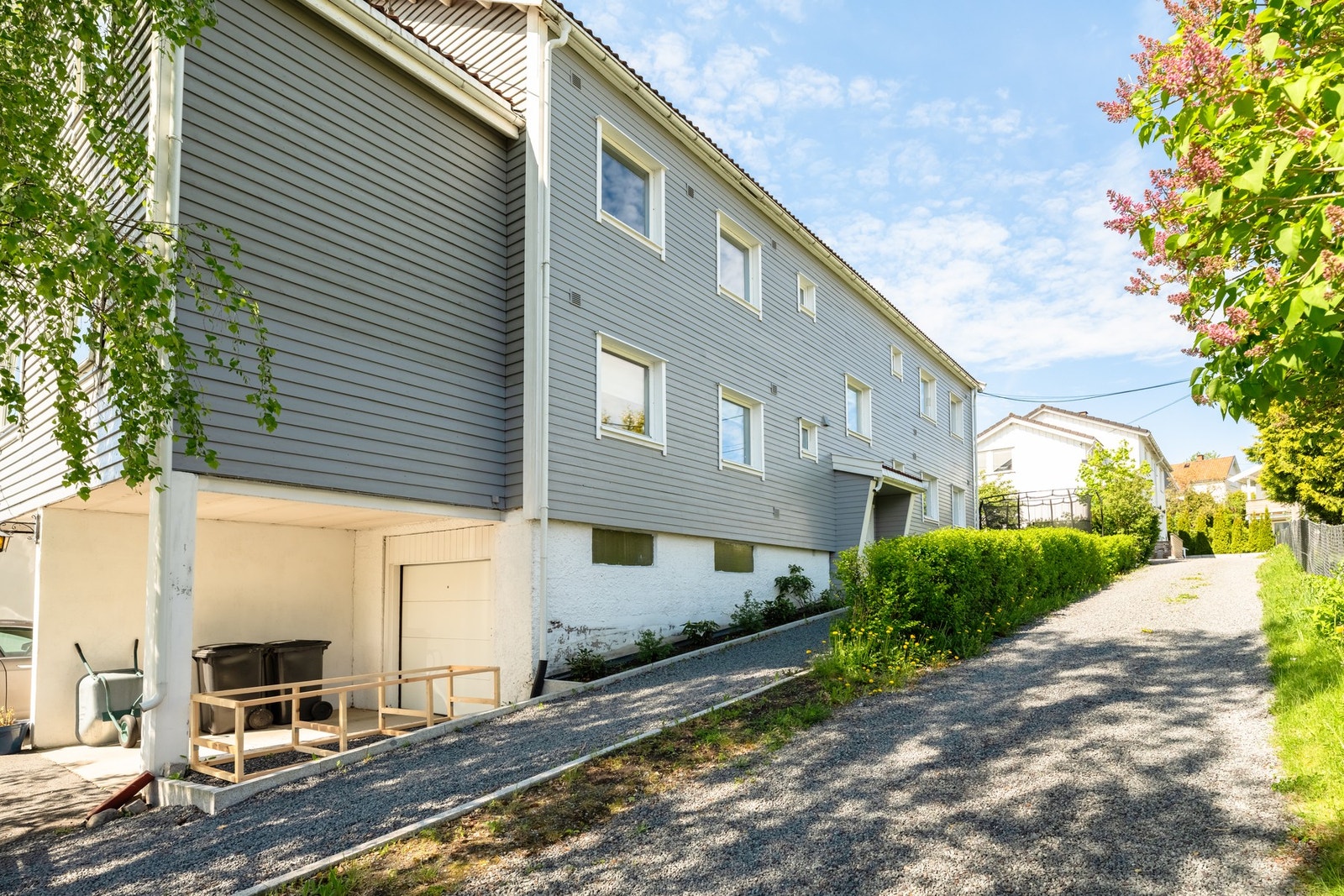 Boligen har en flott beliggenhet i barnevennlige og rolige omgivelser på Risløkka. Galleribilde