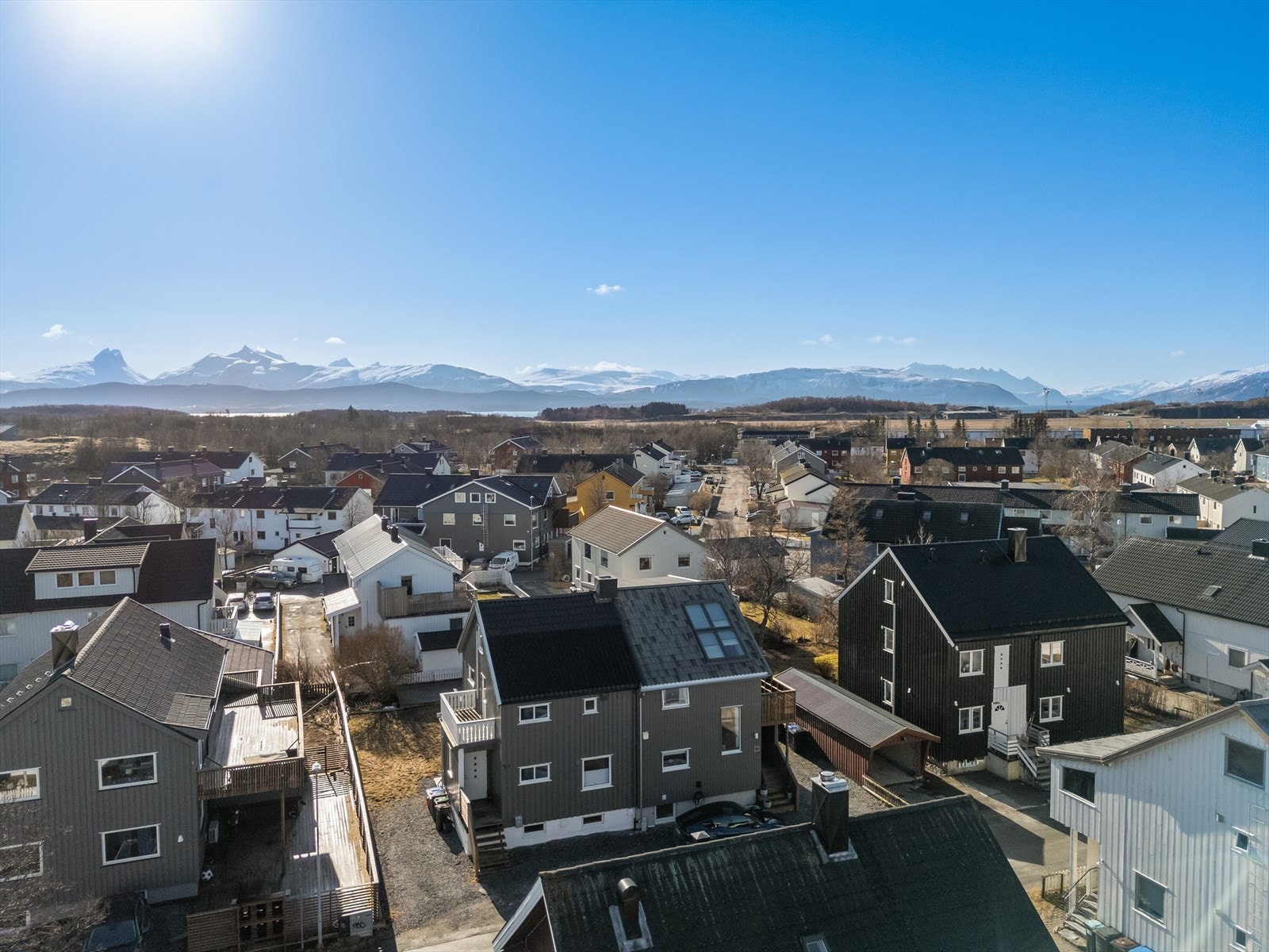 Her bor du med flere barnehager i nærområdet (bl.a. Vestbyen barnehage og Asphaugen barnehage) - Videre er det gangavstand til Aspåsen skole, St. Eysteins skole, Bankgata ungdomsskole og NTG Galleribilde