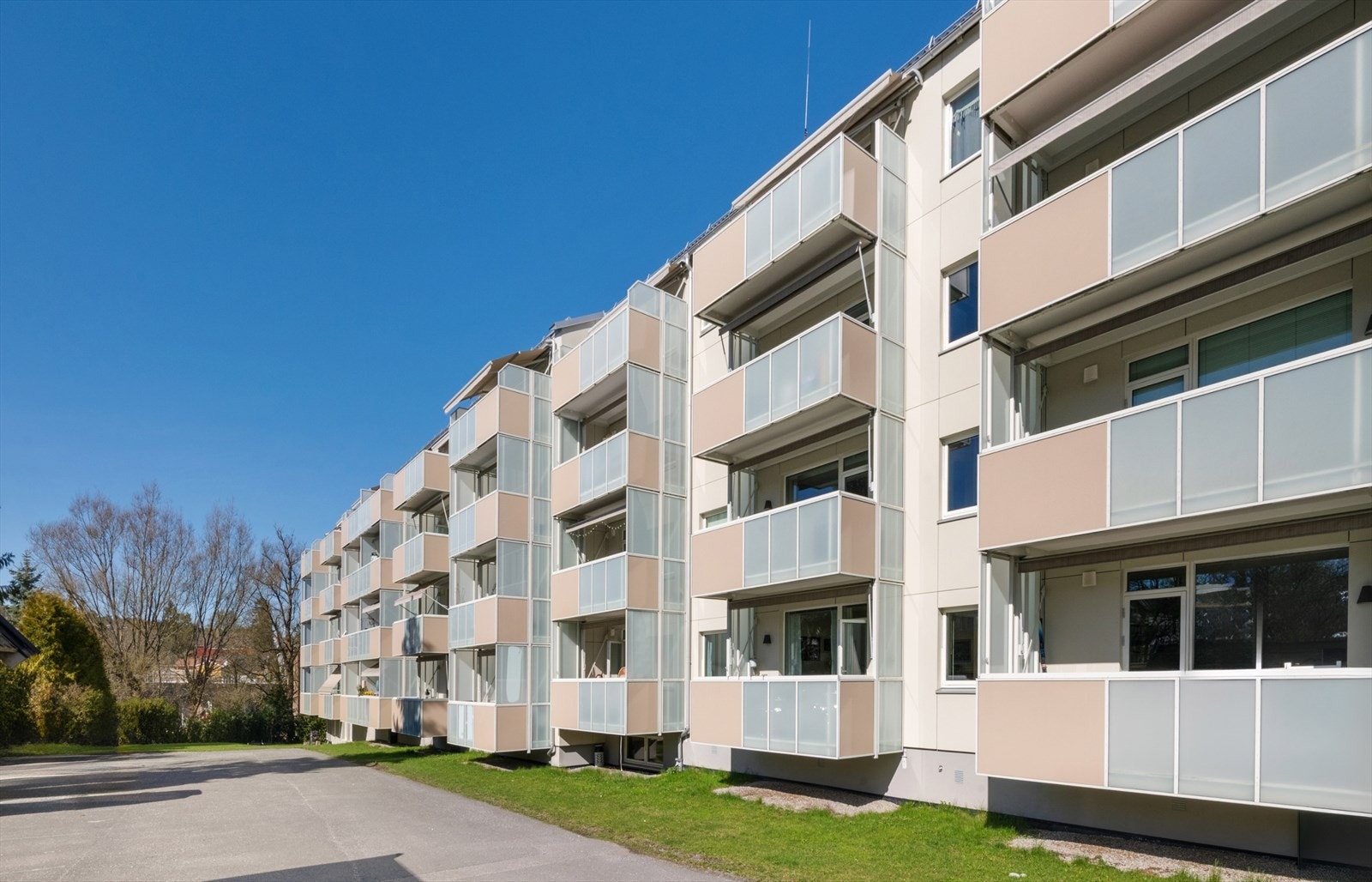 Det ble utført omfattende renovering av fasade, balkonger og drenering i 2019 Galleribilde