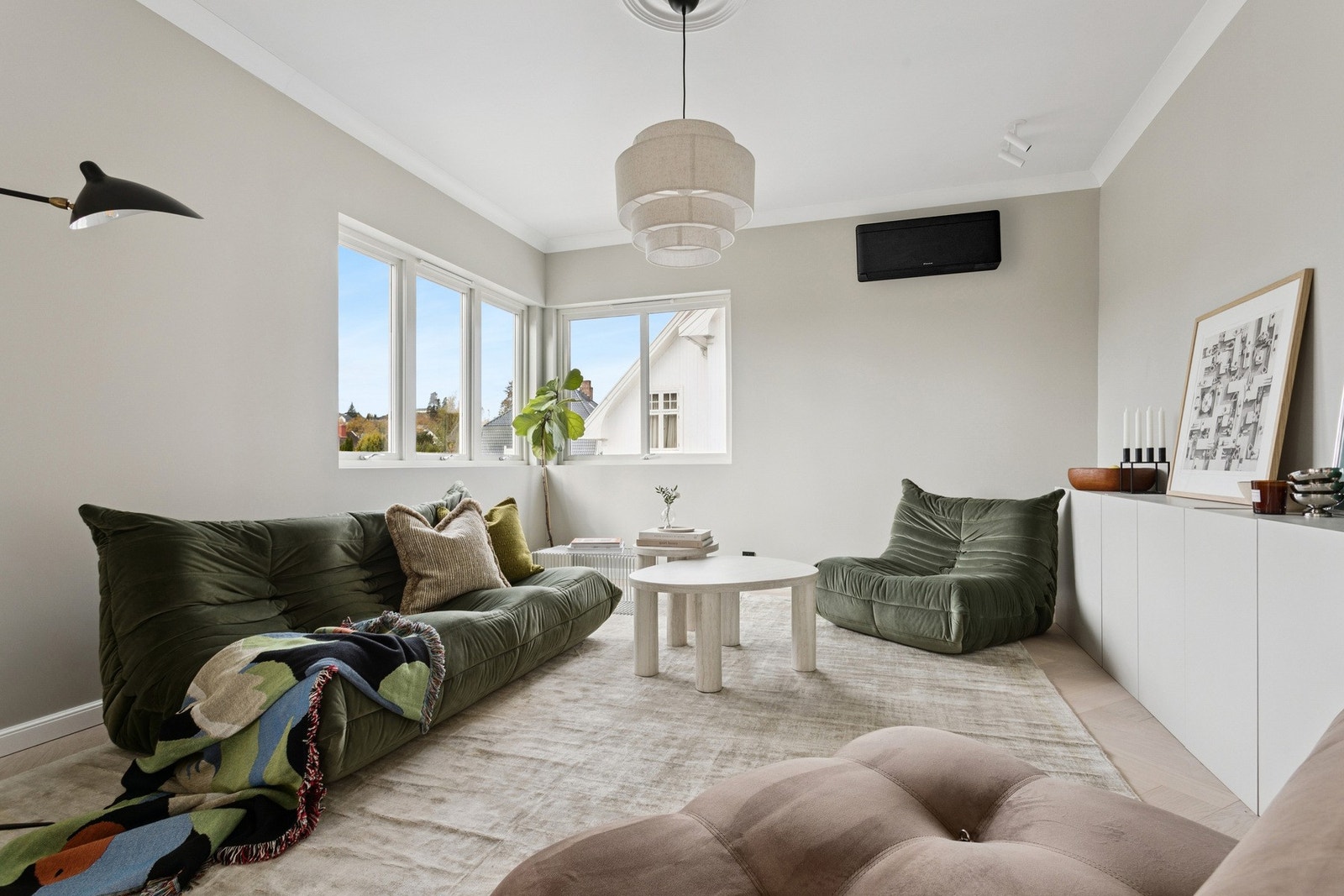 Ett flott rom som byr på god plass og lekre overflater! Galleribilde