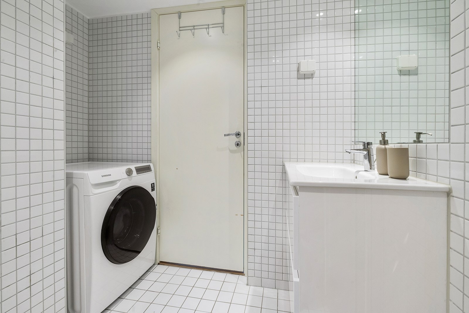 Det er opplegg og plass for vaskemaskin Galleribilde