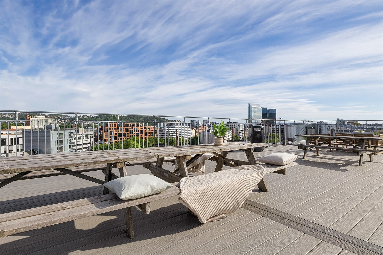 Enkel heisadkomst til felles takterrasse Galleribilde
