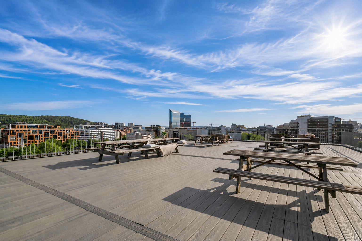 Fantastisk felles takterrasse med panoramautsikt og svært gode solforhold Galleribilde