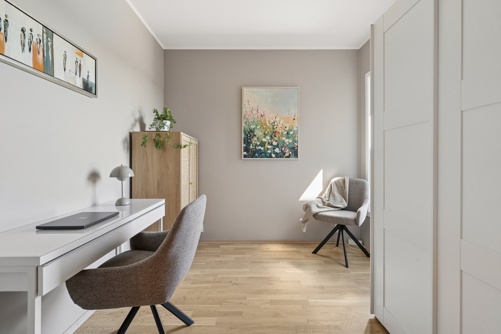 Kontor i dag- kanskje ditt nye gjesterom? Galleribilde