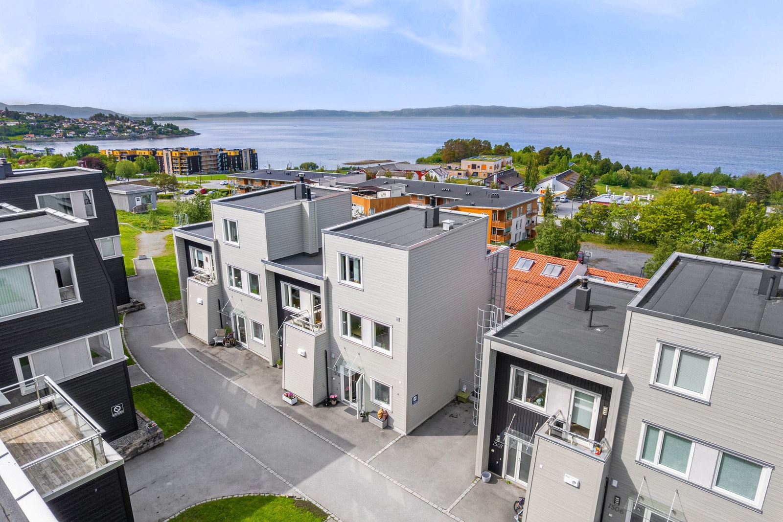 Tomt på 3694,5 kvm. Galleribilde