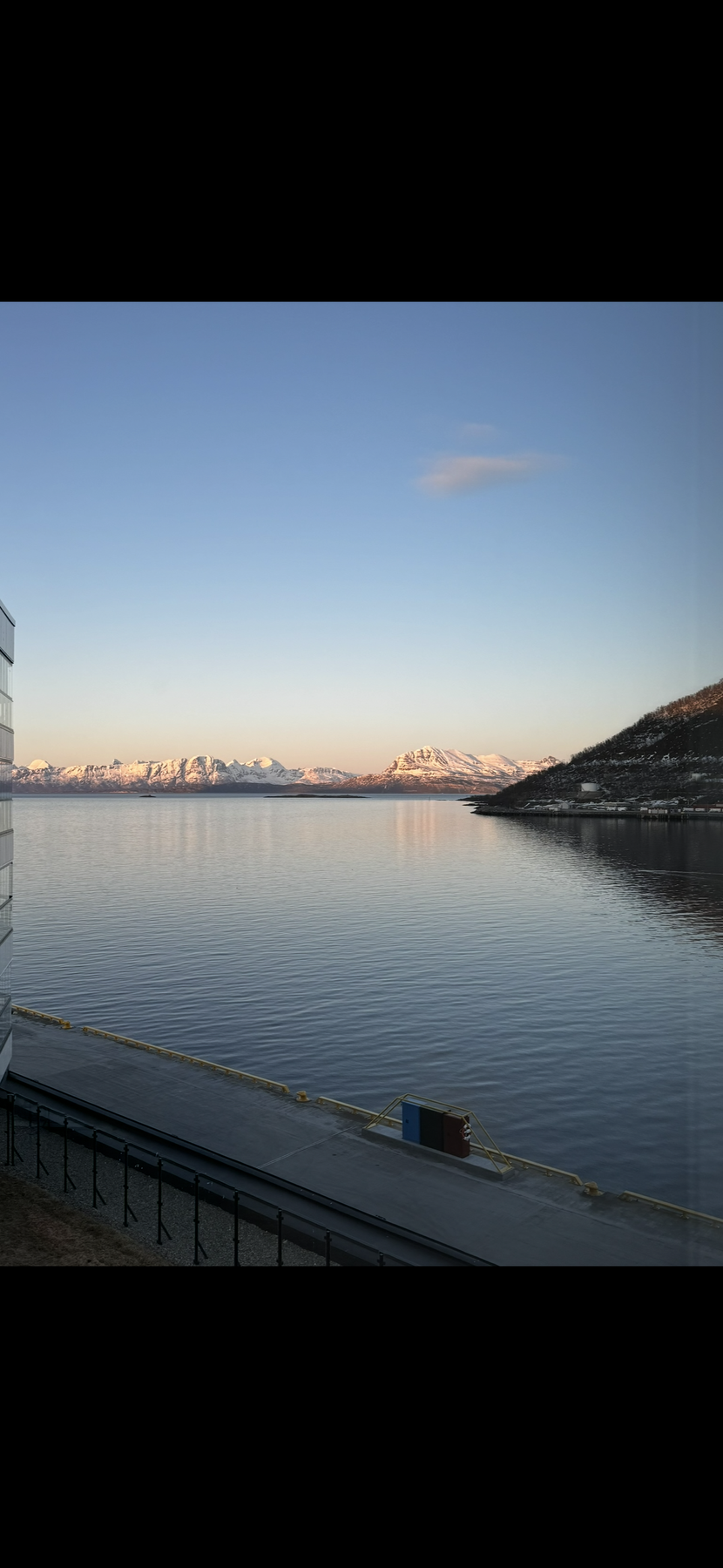 Selgers bilde: utsikt fra vinduet mot nordøst i stua Galleribilde