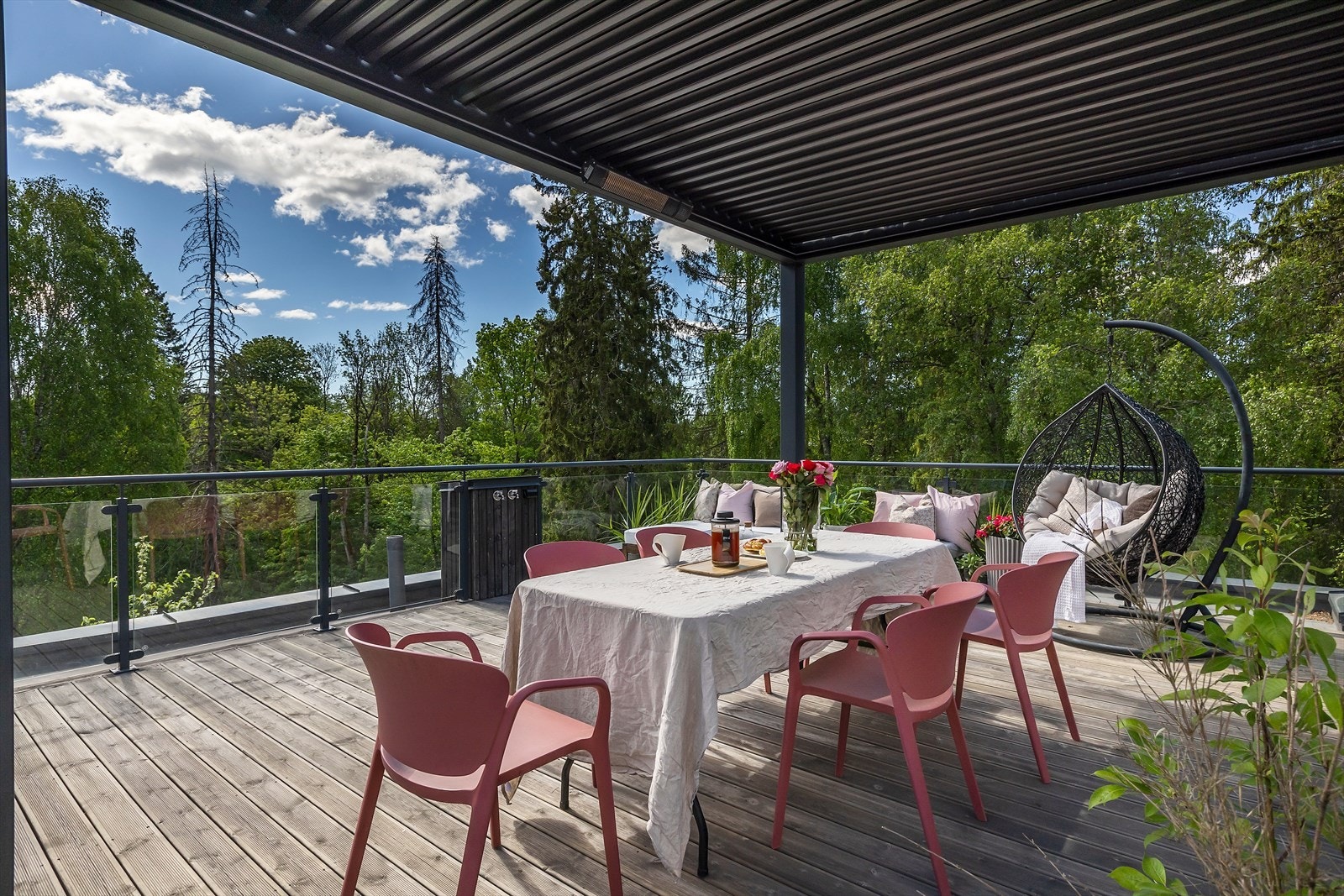 Takterrassen er på hele 35m² med fantastiske solforhold. Galleribilde