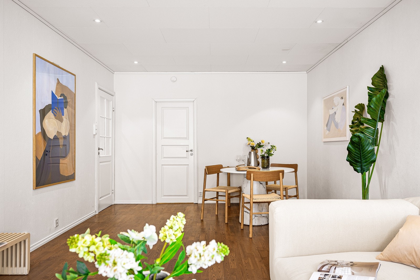 Borettslaget har meget gode vilkår på fellesgjeld som betjenes via felleskostnadene - Kommunale avgifter, eiendomsskatt og mye mer er også inkludert slik at det er kun strøm og innboforsikring du trenger utenom Galleribilde