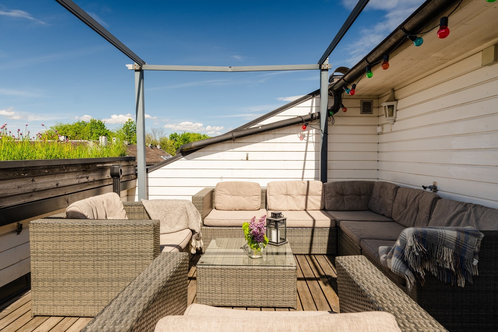 I tillegg har man adkomst til en herlig, felles takterrasse. Adkomst via felles loft. Galleribilde