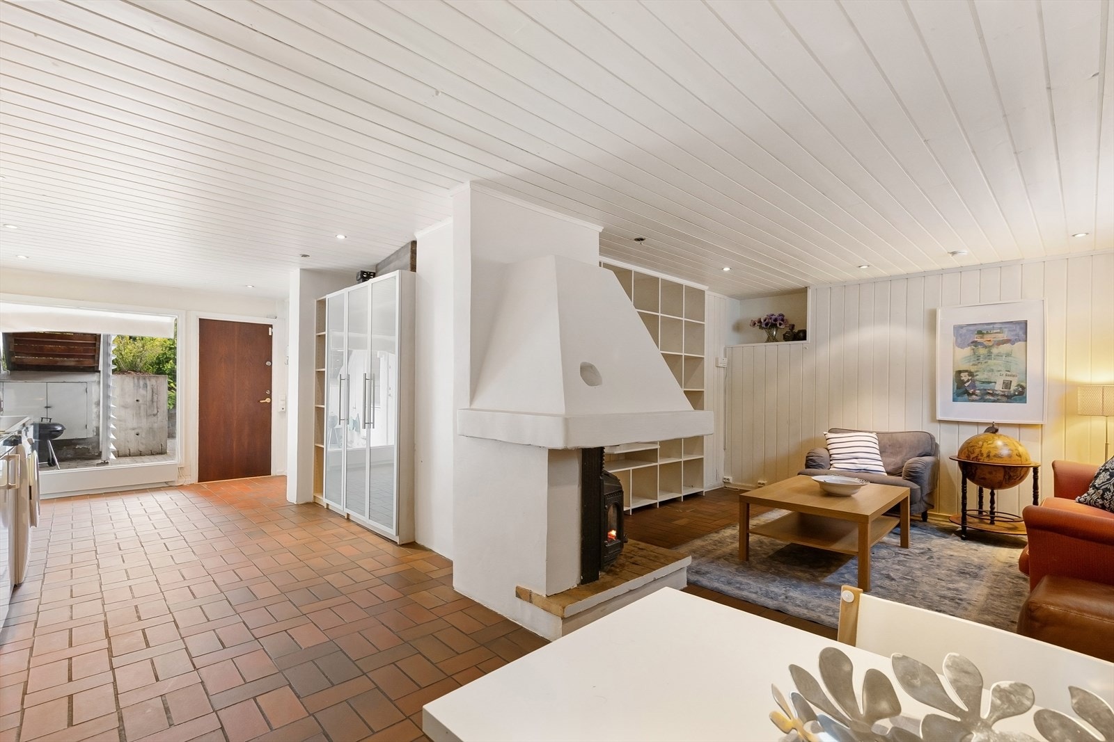 Downlights i himling og varmekabler i gulv. Galleribilde