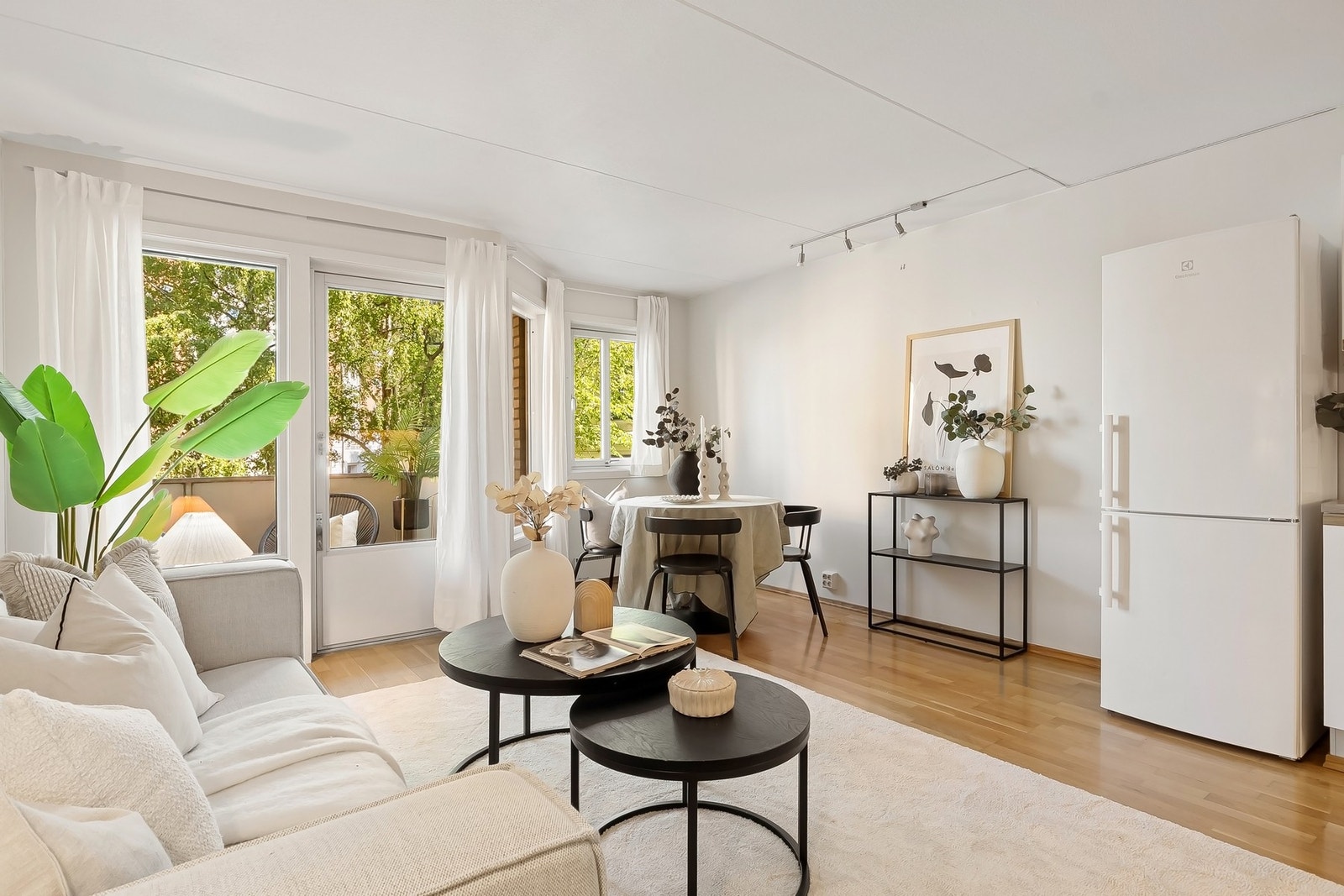 En stor og lys stue Galleribilde