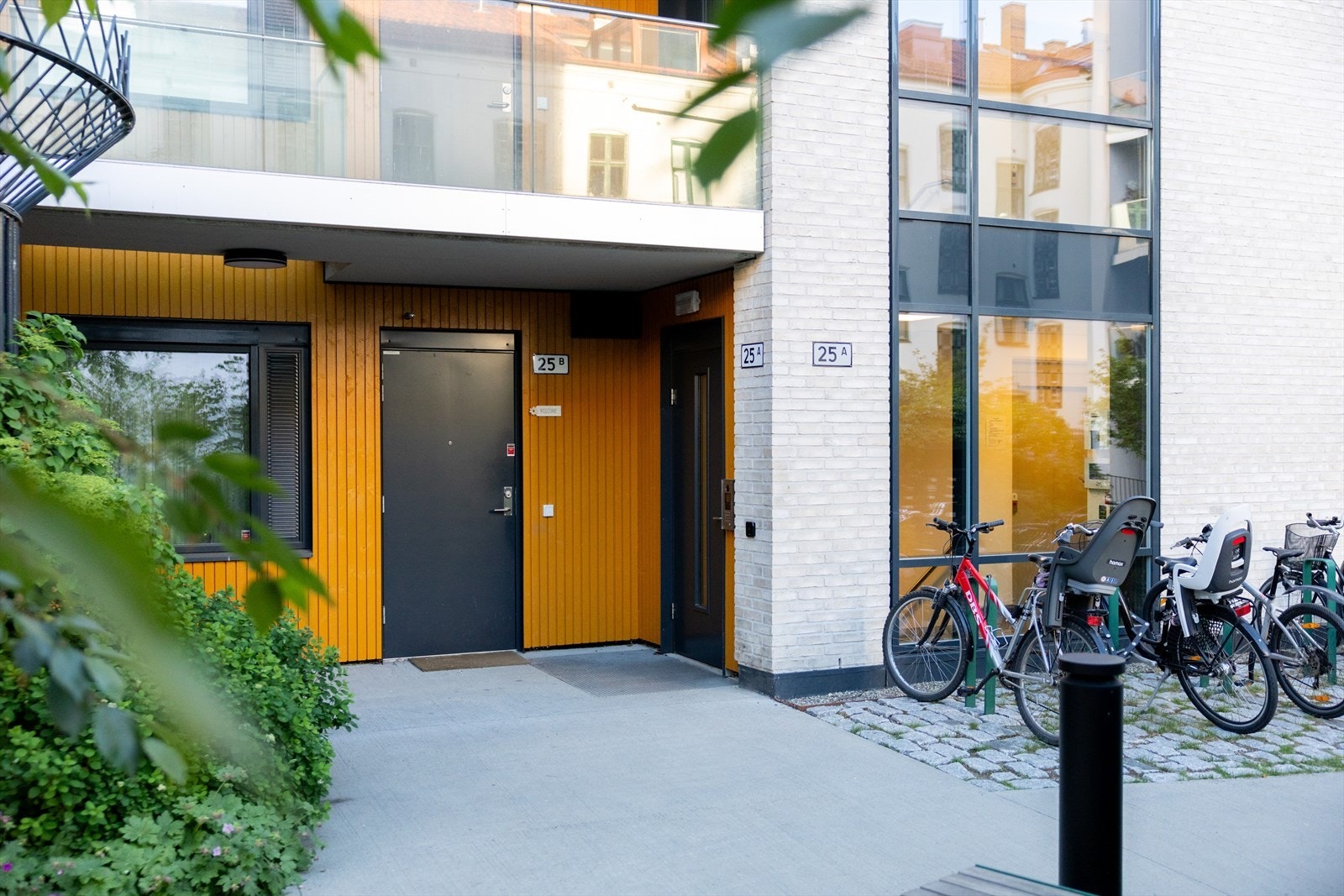 Millskvartalet Eierseksjonssameie består av 148 boligseksjoner, 7 næringsseksjoner og 25 bodseksjoner. Galleribilde
