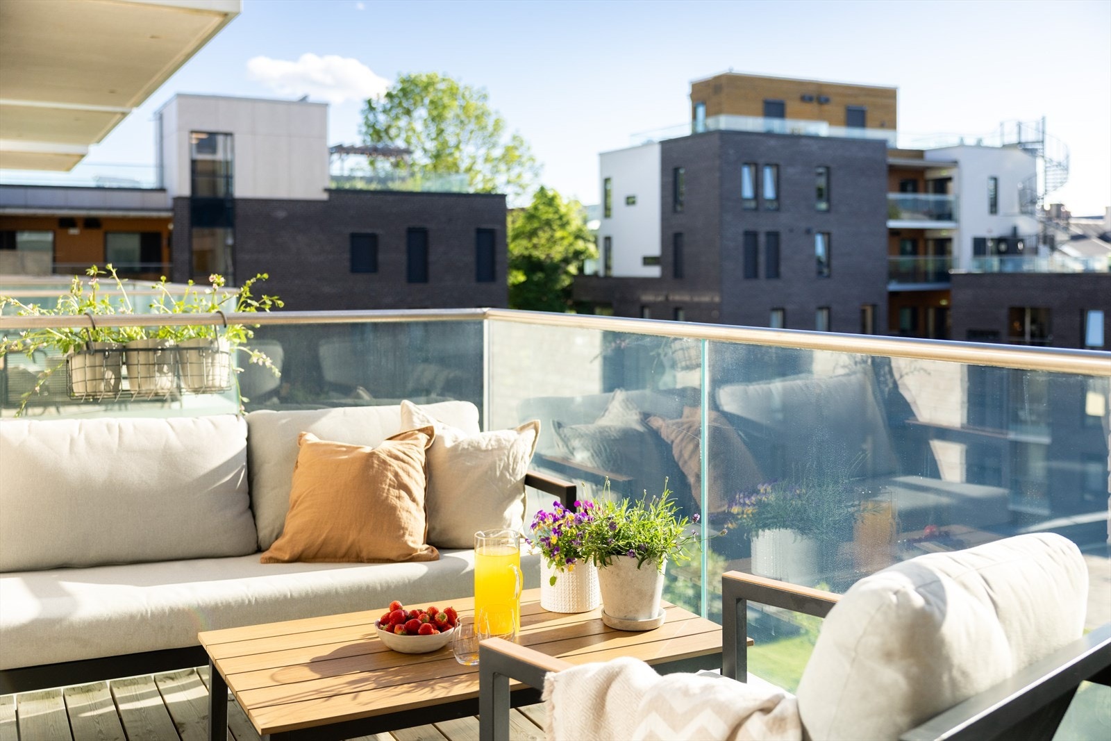 Her kan man nyte solen fra tidlig ettermiddag til kveld. Galleribilde