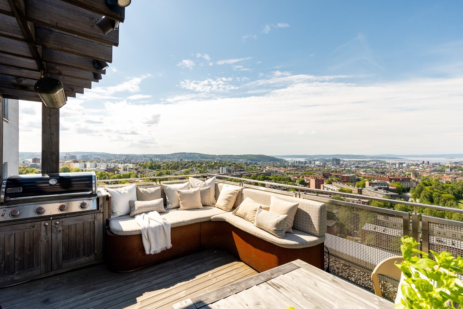 Her får du langstrakt utsyn over Oslo og Torshovdalen og helt til Holmenkollen. Galleribilde