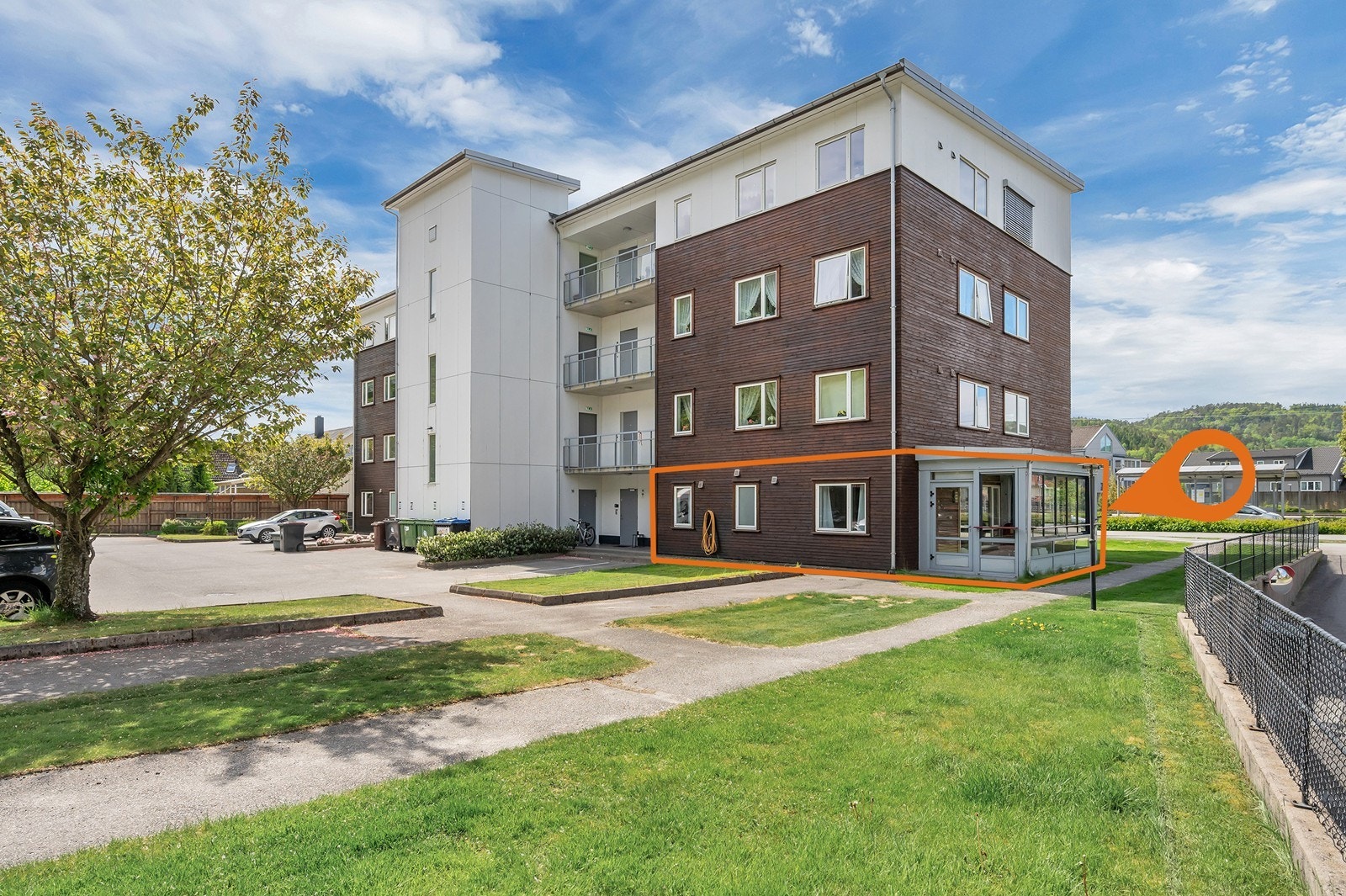 En pen 2-roms andelsleilighet i 1.etg med trappefri adkomst og innglasset veranda - ingen dokumentavgift! Galleribilde