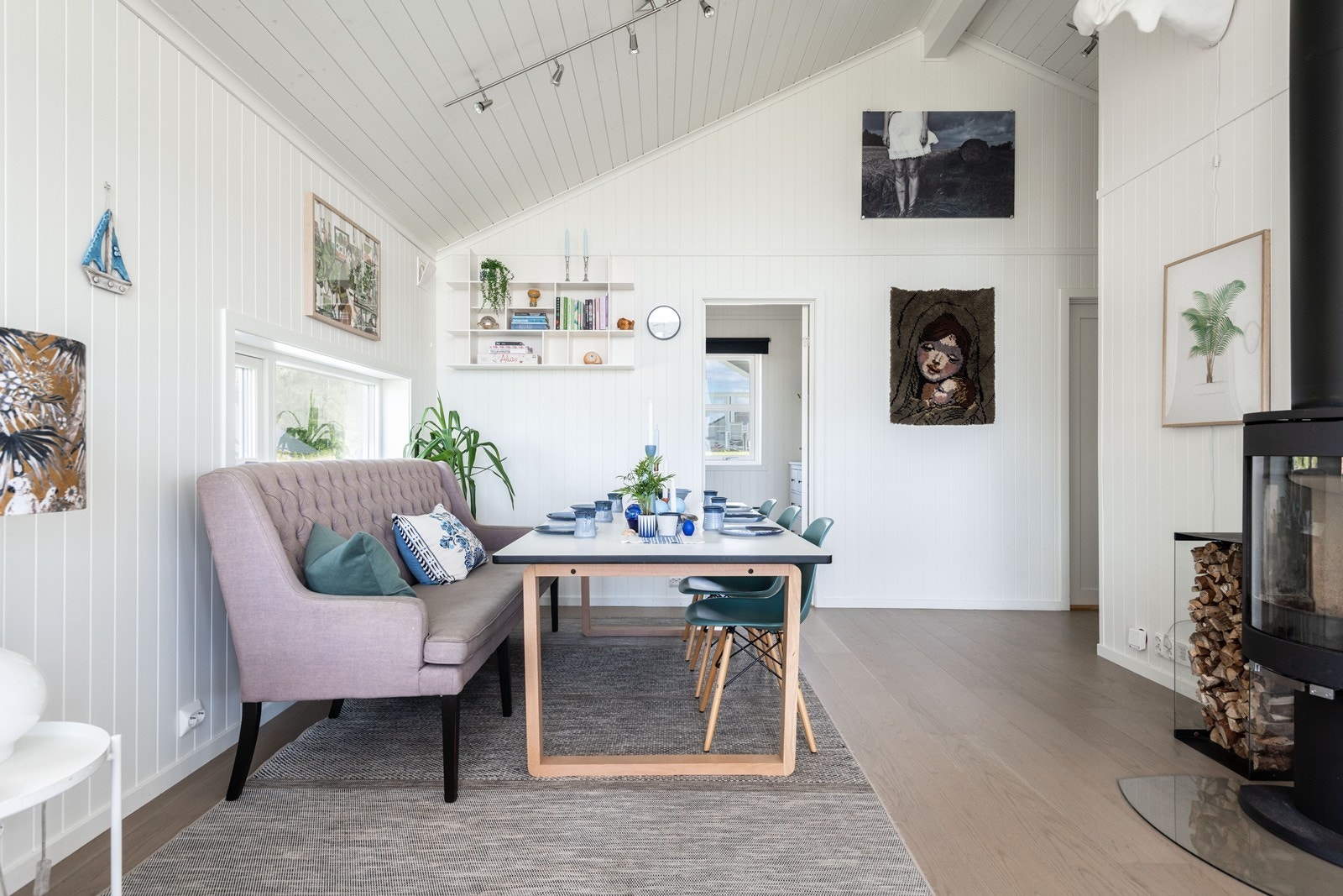 Med den gode takhøyden vil det være muligheter for å lage en hems over to av soverommene. Galleribilde