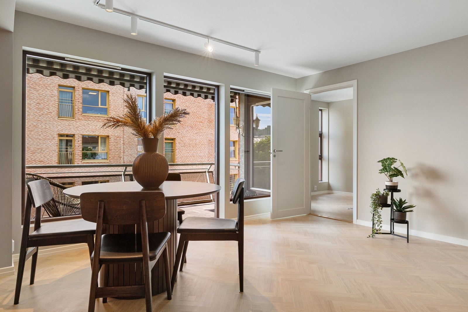Adkomst til balkongen fra spisestuen. Galleribilde