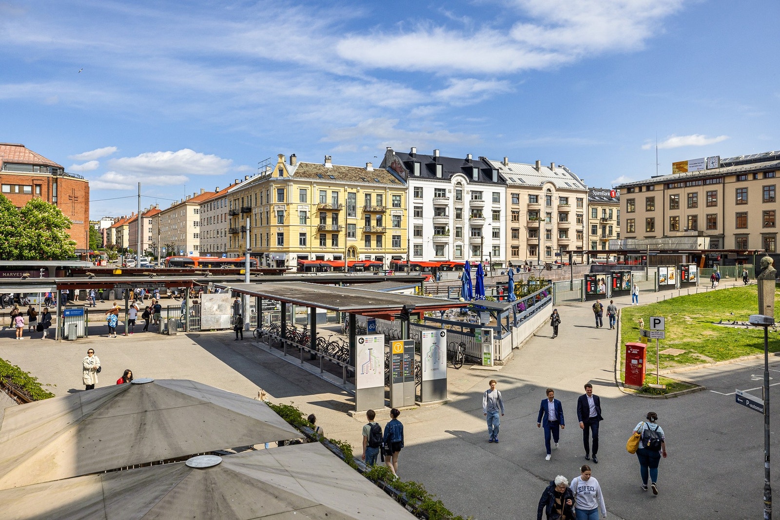 Kun en kort rusletur til t-banen på Majorstuen. Galleribilde