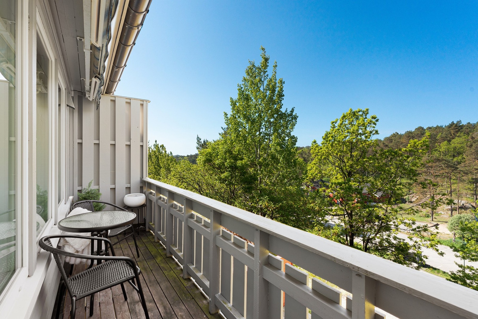 - Egen terrasse som måler 6kvm | Her kan fine sommerdager nytes - Galleribilde