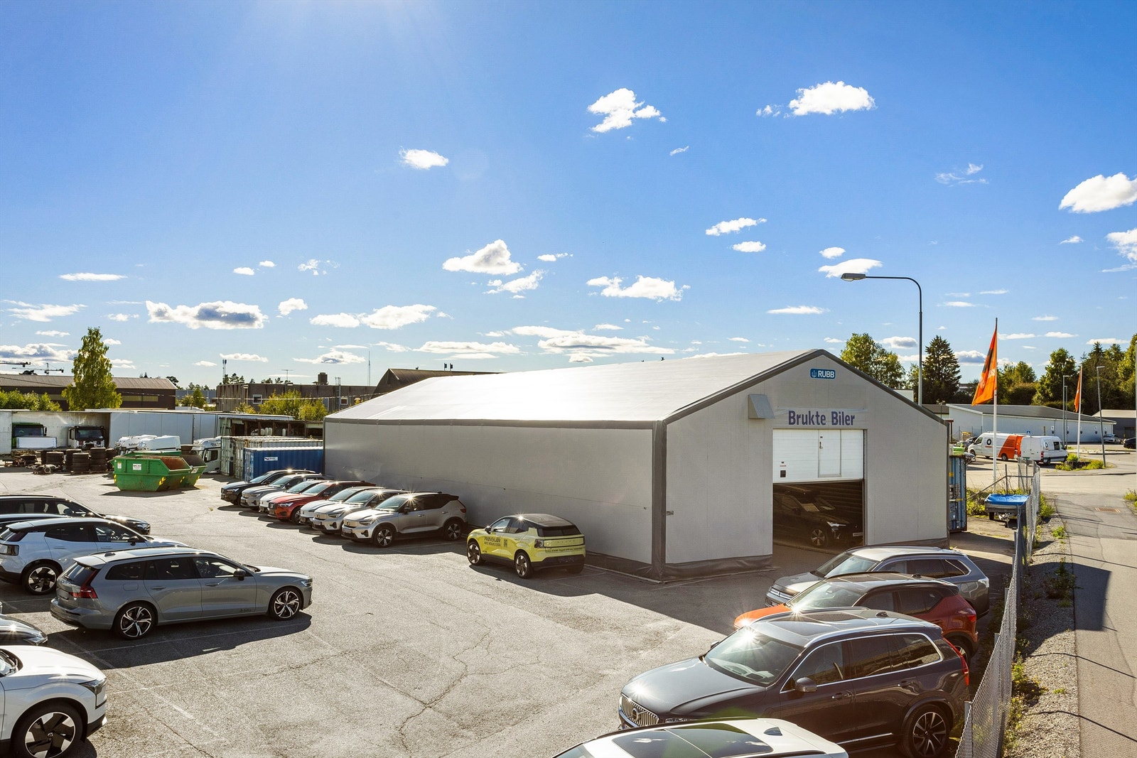 Rubbhall på ca. 330 kvm med kjøreport Galleribilde
