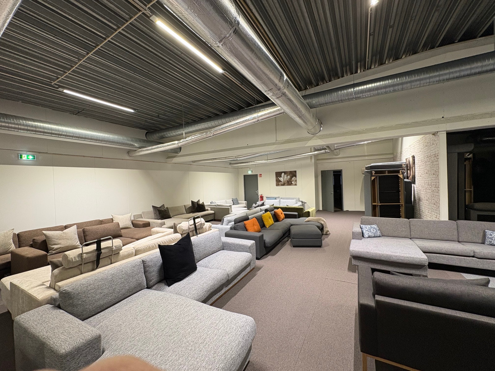 Godt egnet som lager/showroom. Galleribilde