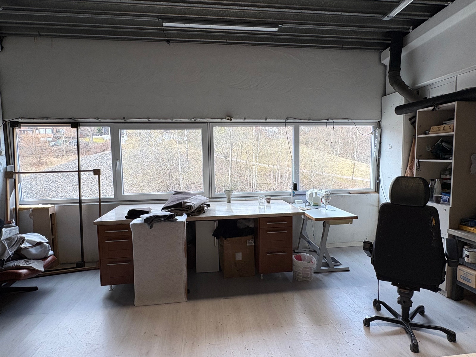 Kontor, kjøkken og wc i tilknytning til lageret. Galleribilde