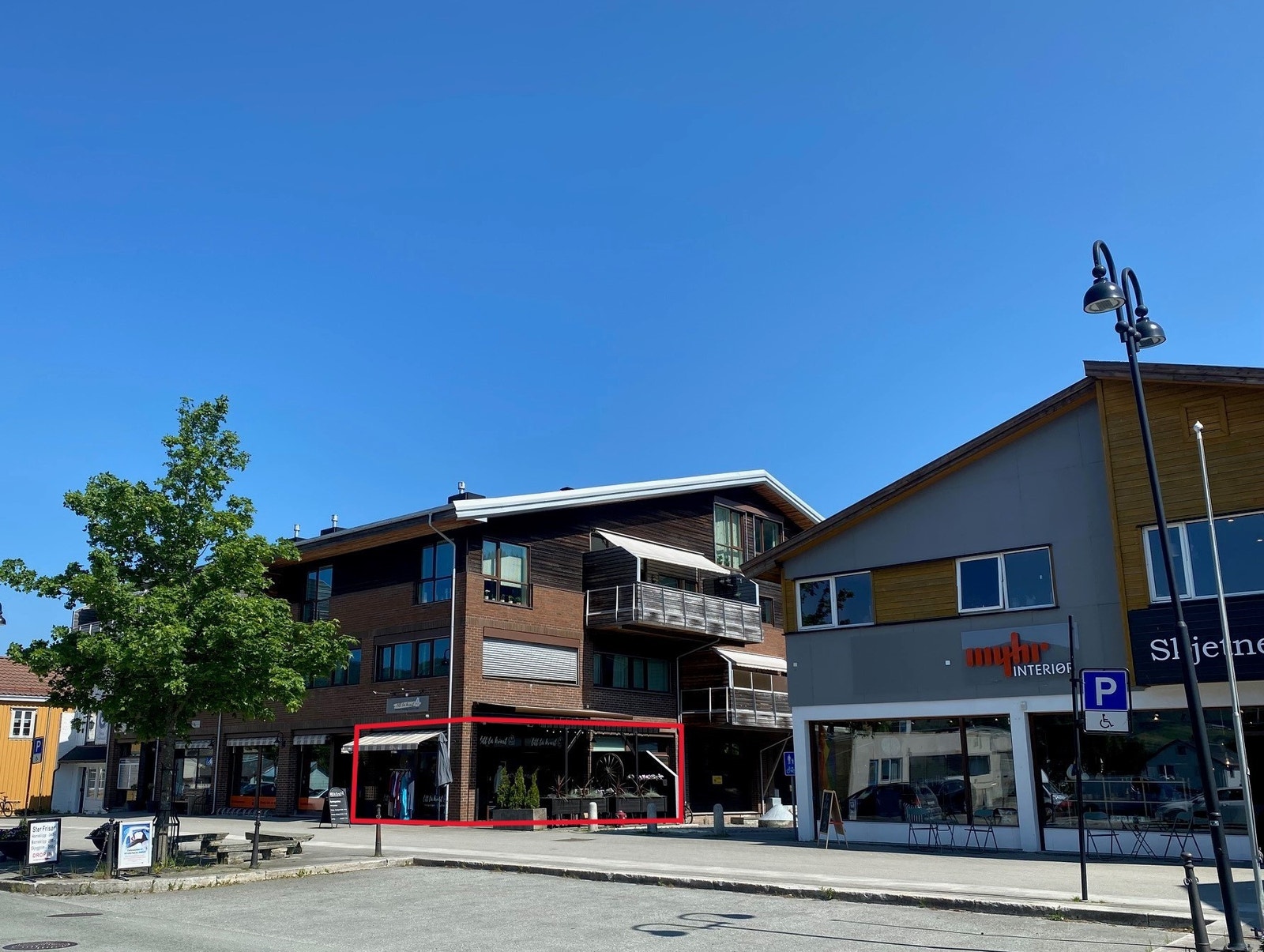 Lokalet ligger på hjørnet av bygget - ut mot Orkdalsveien Galleribilde