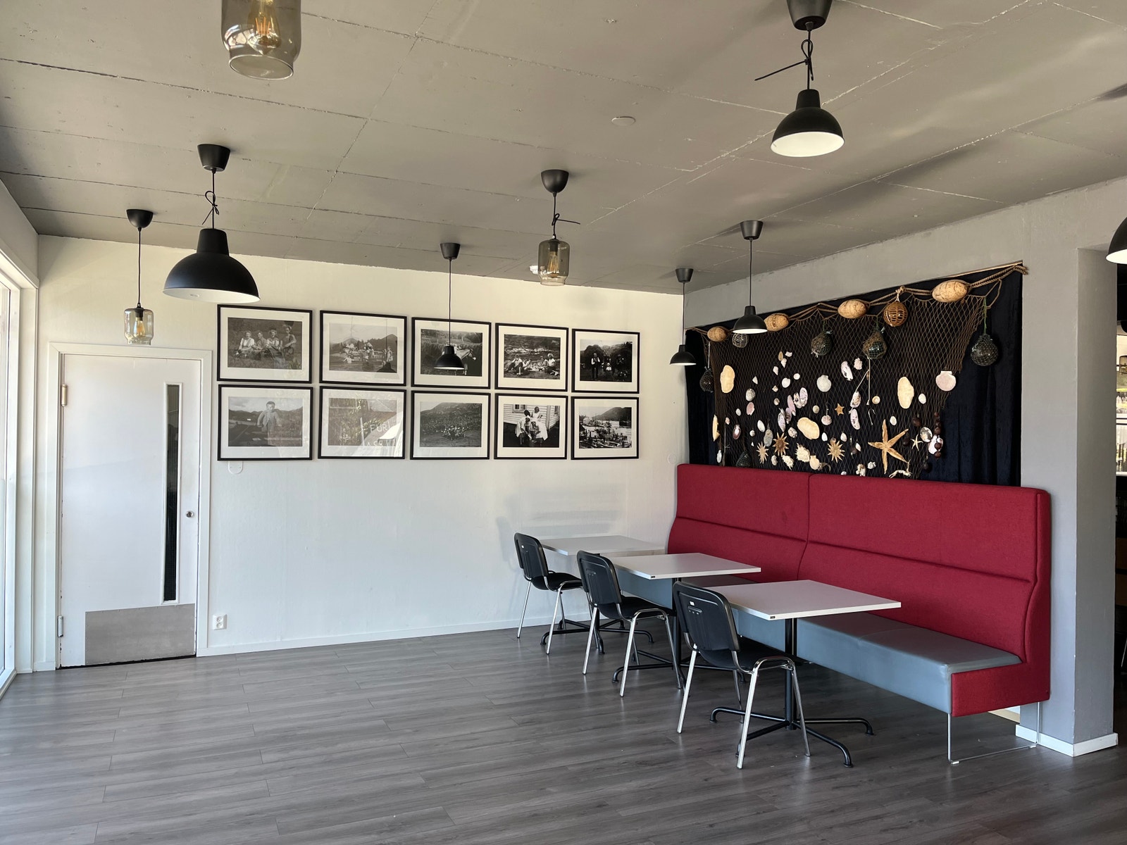 Restaurant, med plass til overnattende gjester Galleribilde
